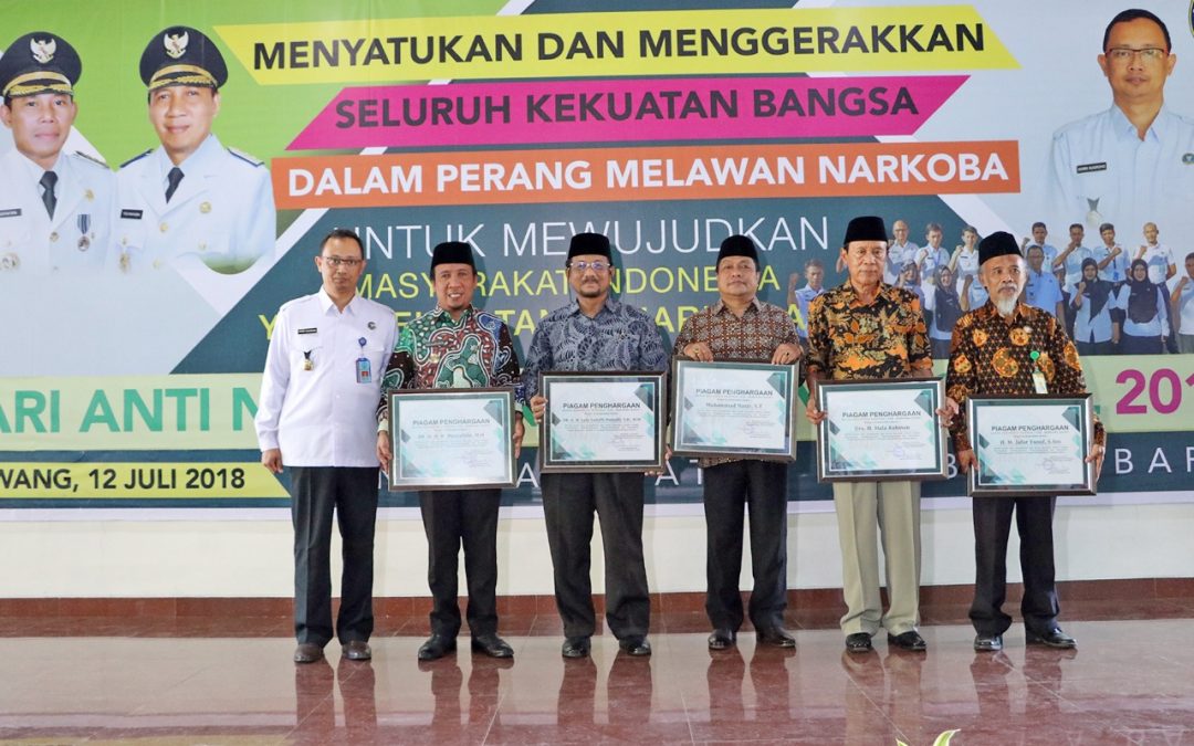 Bupati Terima Penghargaan  Dari BNN pada Peringatan HANI