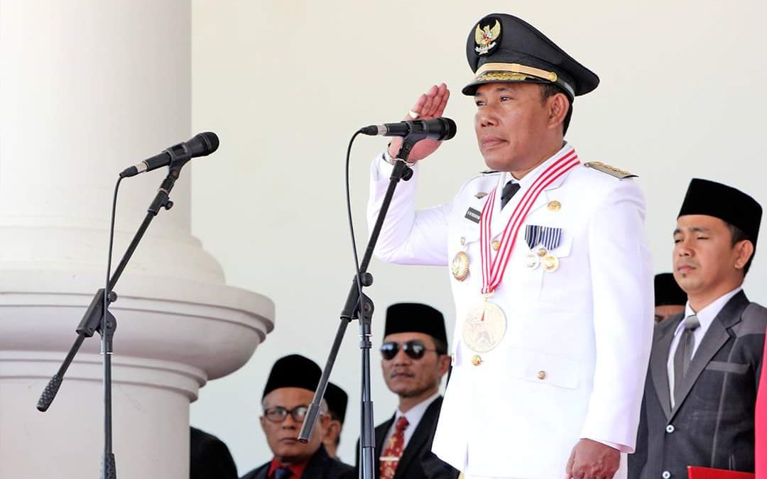 Upacara Penurunan Bendera Lancar dan Khidmat