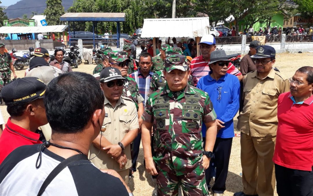 Pangkogasgabpad dan Pangdam IX/Udayana Kunjungi Korban Gempa KSB