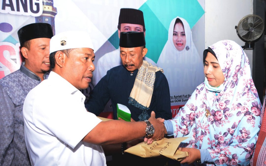 Bupati Serahkan Bantuan Perumahan Swadaya