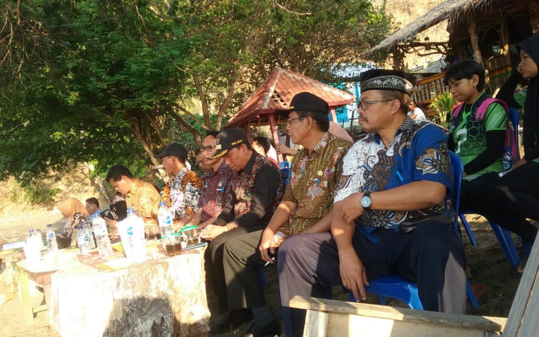 Wabup Buka Gebyar Merdeka di Pantai Poto Batu
