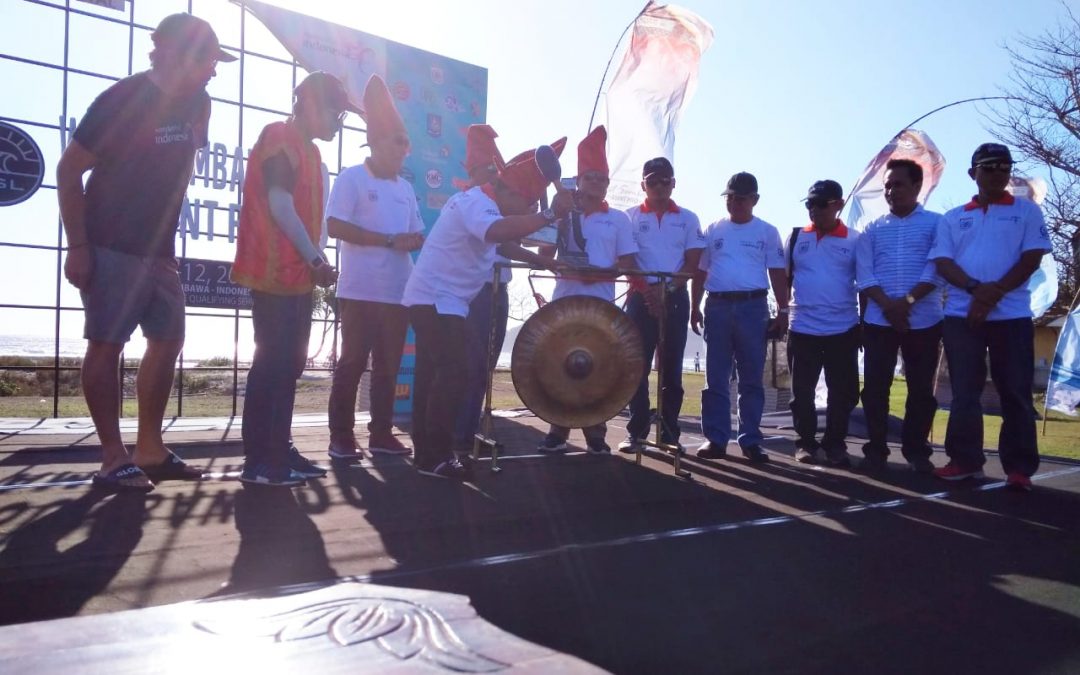 Bupati Buka Event Surfing Yang Diikuti Surfer Dari 13 Negara