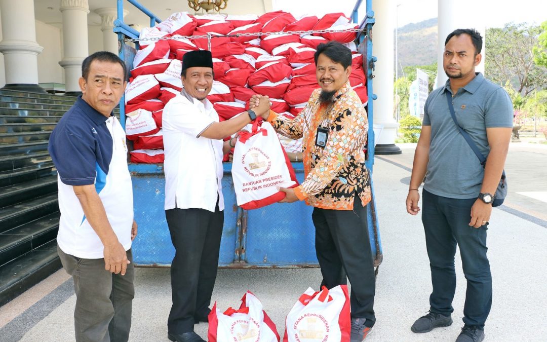 Presiden Berikan 2.000 Paket Bapok untuk Korban Gempa KSB