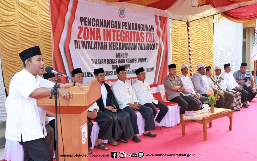 Disaksikan bupati Kecamatan Taliwang Canangkan ZI