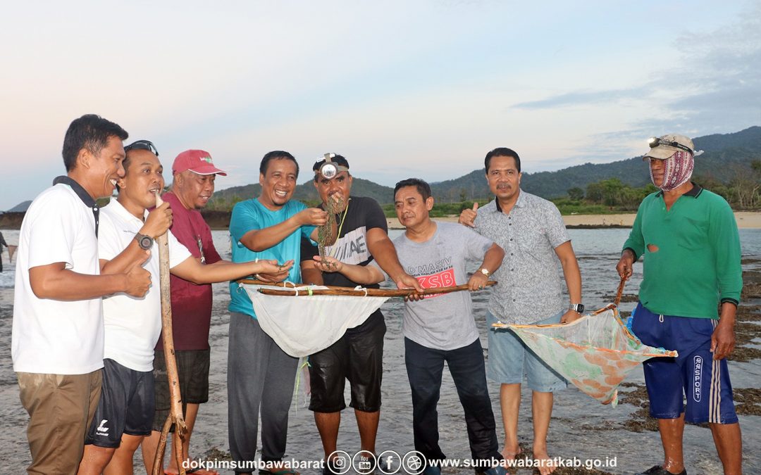 Parade Budaya Bau Nyale Dilepas Bupati, Pagi Buta Wabup dan Sekda Hunting Nyale