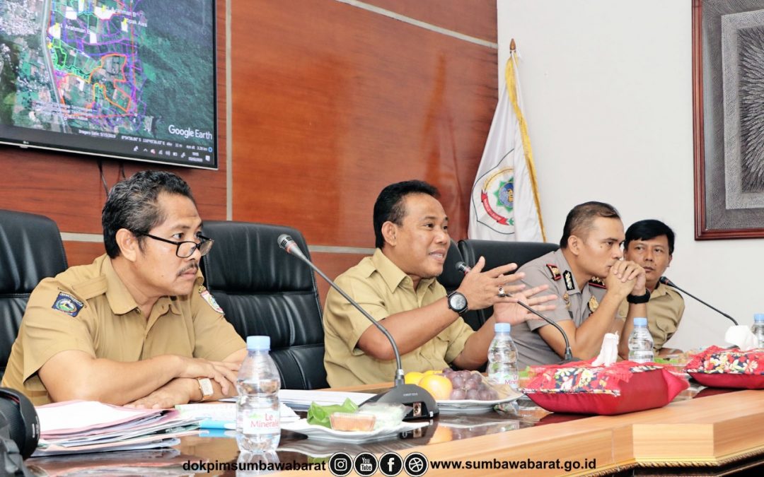 Bupati Mohon Dukungan Warga Terbentuknya Kawasan Industri di Maluk