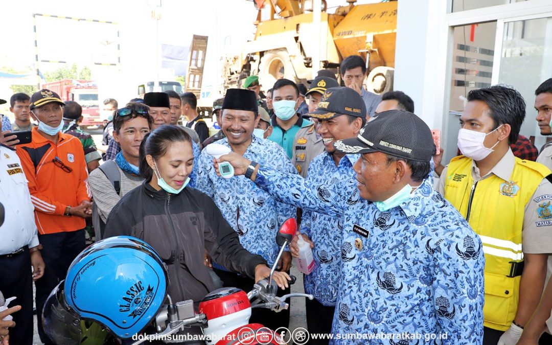 Bupati bersama Forkopimda memantau Posko Pemeriksaan Covid-19 di KSB