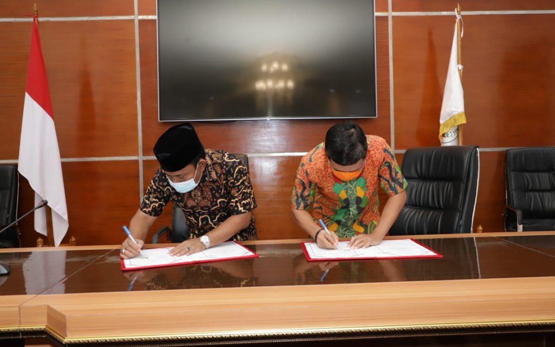 Antisipasi Masalah Anggaran Penanganan Covid-19, Bupati Tanda Tangani MoU dengan Kajari KSB
