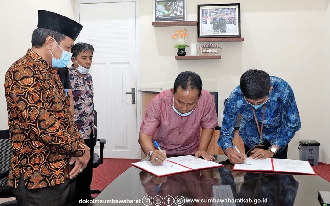 BUPATI TEKEN KERJASAMA PAJAK PENERANGAN JALAN (PPJ) DAN PENERANGAN JALAN UMUM (PJU) DENGAN PLN