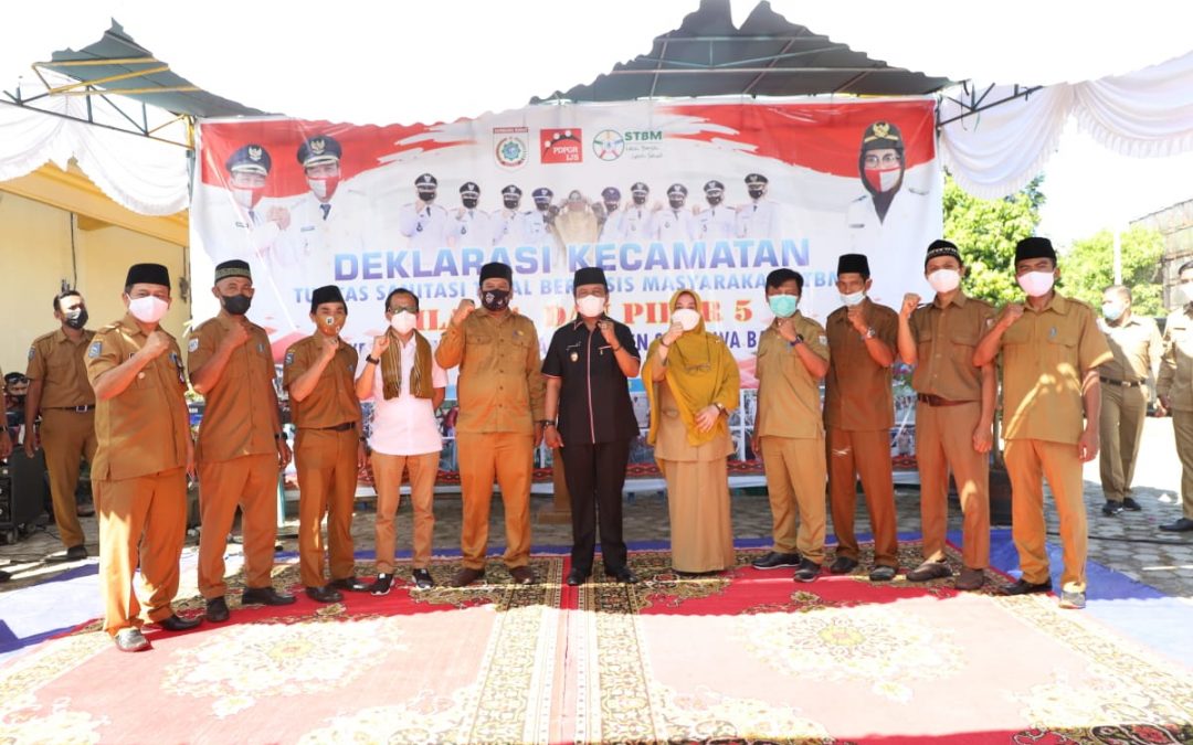 BRANG REA DEKLARASIKAN TUNTAS PILAR 4 DAN 5 STBM