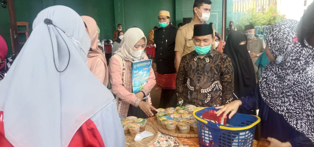 Bupati Dorong agar KSB Punya Motif Tenun Tersendiri