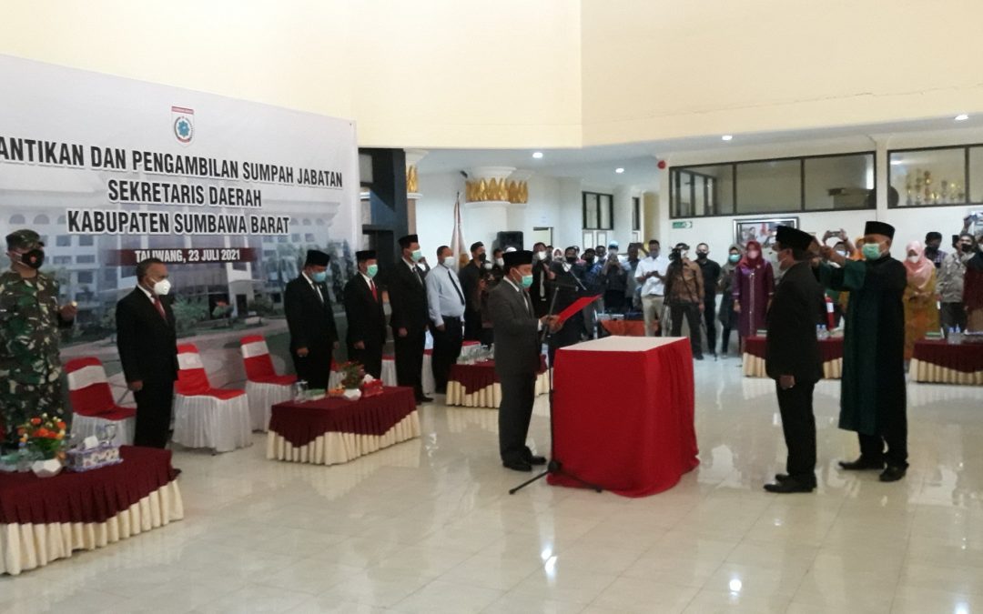 Bupati Lantik dan Ambil Sumpah Jabatan Sekda Yang Baru