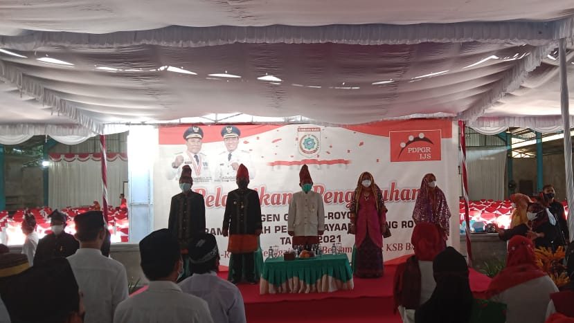 BUPATI KUKUHKAN DAN LANTIK AGEN GOTONG ROYONG PROGRAM DAERAH PEMBERDAYAAN GOTONG ROYONG