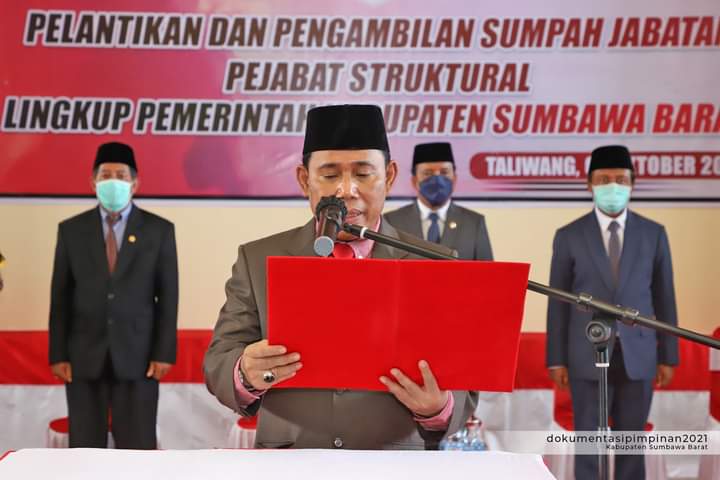 BUPATI LANTIK DAN AMBIL SUMPAH JPT PRATAMA LINGKUP PEMKAB SUMBAWA BARAT