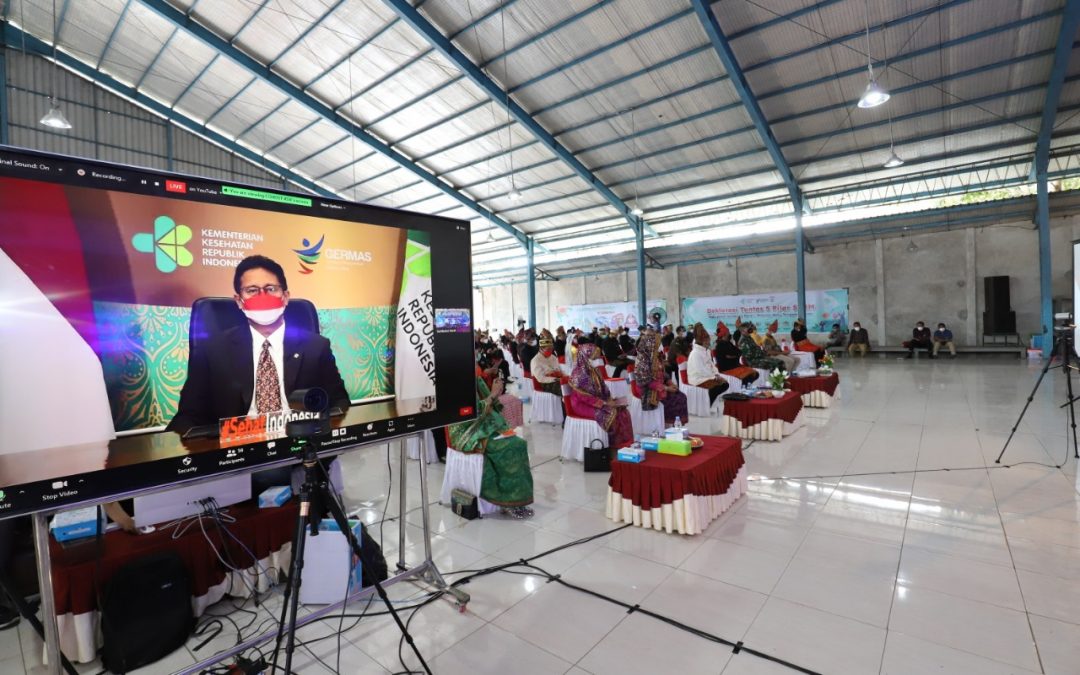 SUMBAWA BARAT RESMI MENDAPAT PENGHARGAAN STBM TAHUN 2021 DARI MENTERI KESEHATAN