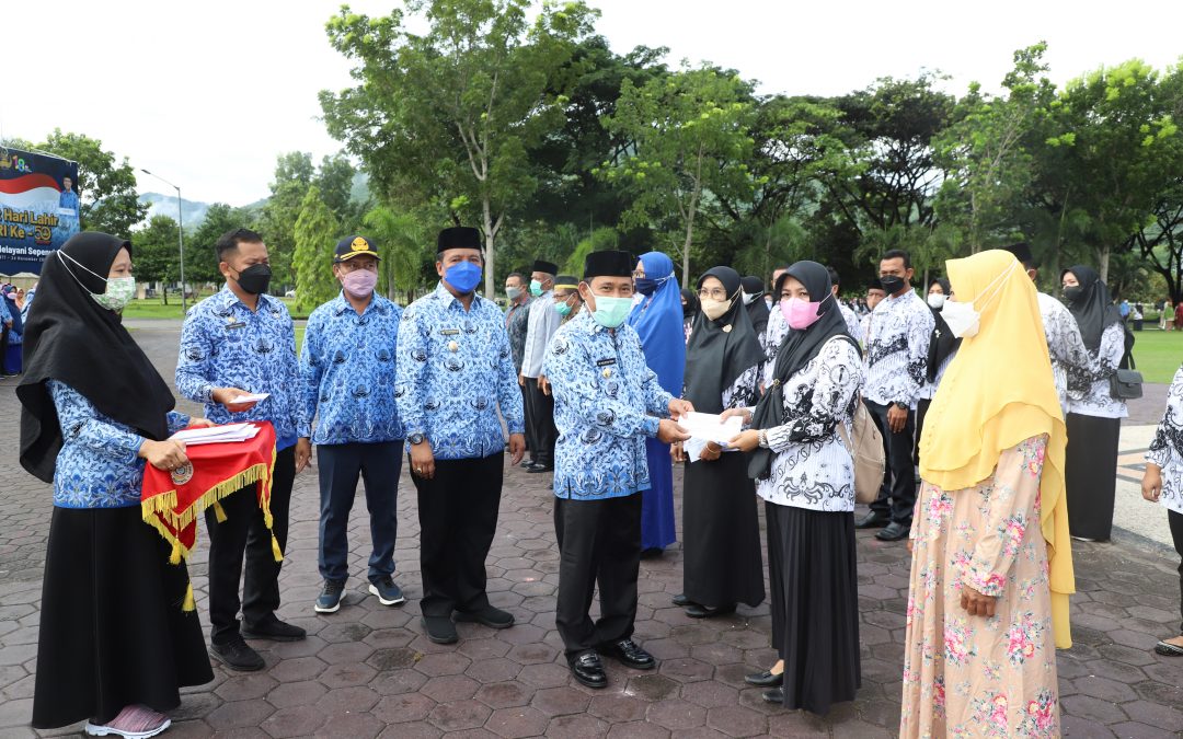 HUT KORPRI DAN HARI GURU, BUPATI SAMPAIKAN PESAN KEPADA ASN DAN PARA GURU