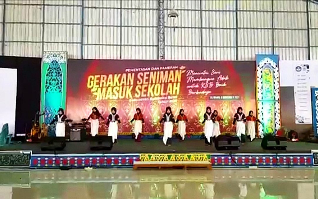 PUNCAK GERAKAN SENIMAN MASUK SEKOLAH (GSMS) 2021, BUPATI : APA SAJA PROFESI KITA SEMUANYA BUTUH SENI