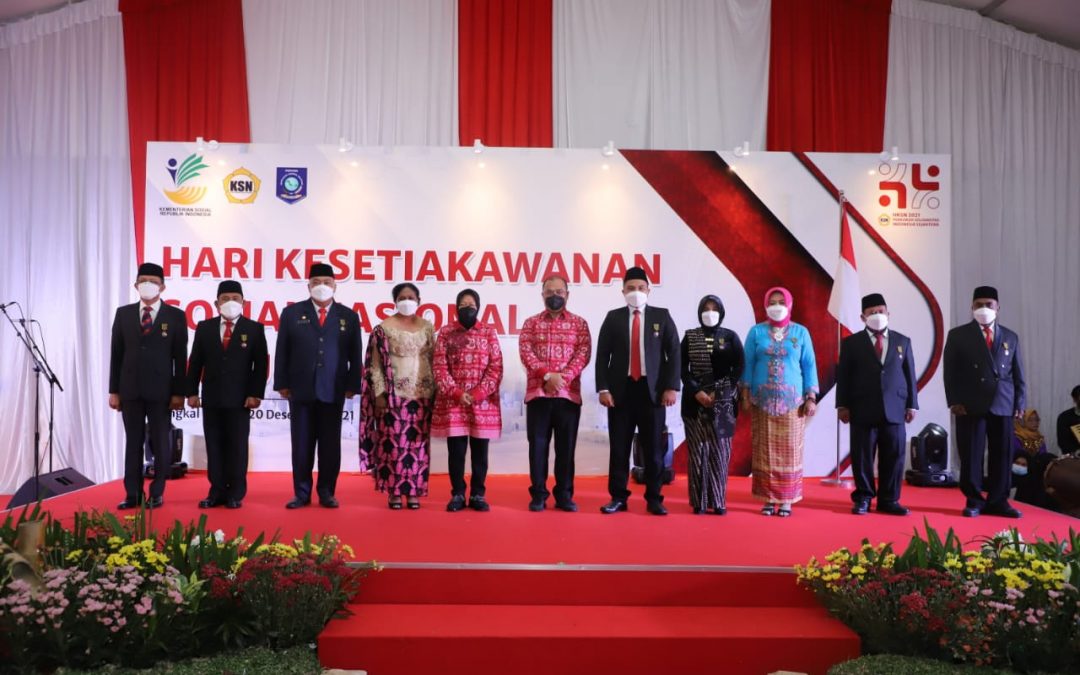 BUPATI DAPAT PENGHARGAAN SATYALENCANA KEBAKTIAN SOSIAL DARI PRESIDEN RI