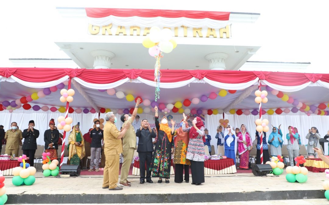 BUPATI BUKA GEBYAR PAUD TINGKAT KABUPATEN SUMBAWA BARAT