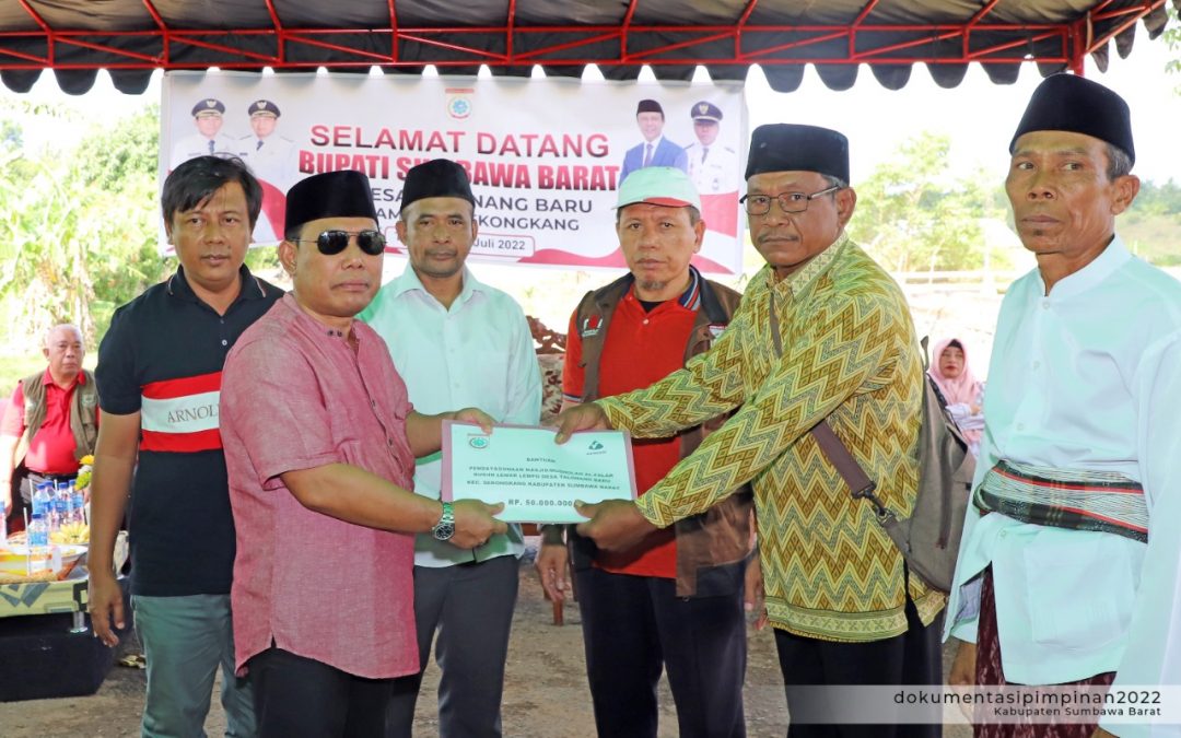 BUPATI SEMANGATI PANITIA PEMBANGUNAN MASJID AL FALAH DUSUN LEMAR LEMPO