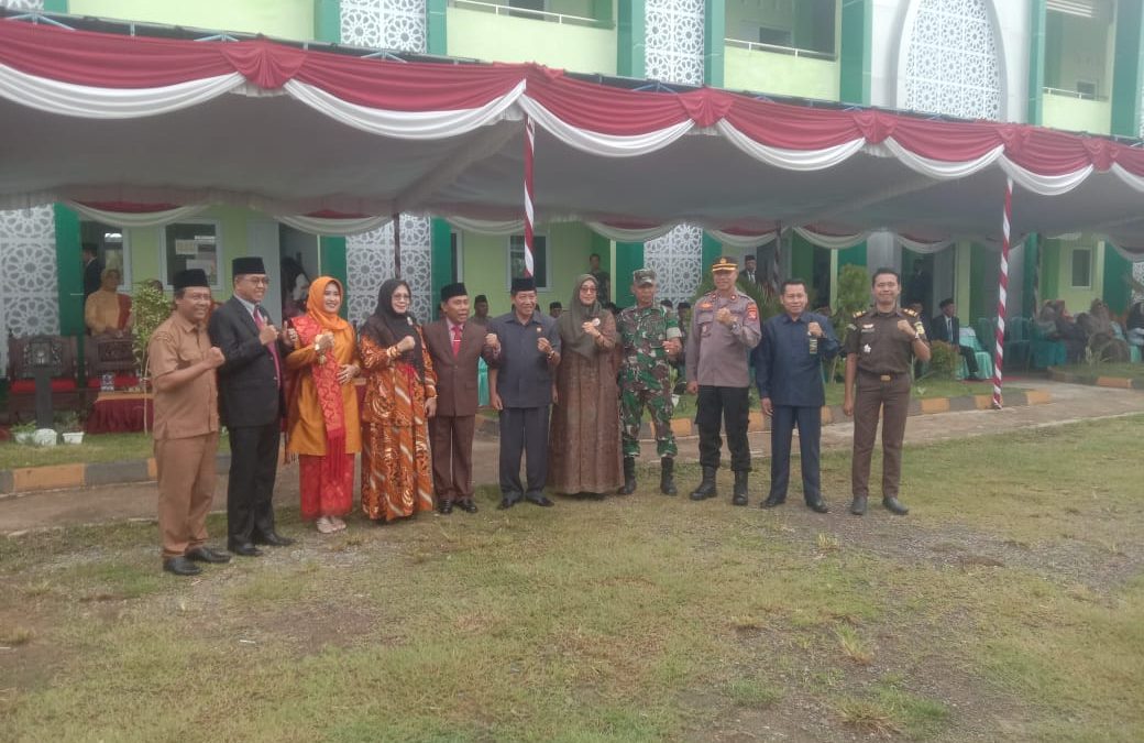 BUPATI PIMPIN UPACARA HARI AMAL BAKTI KEMENAG KE-77 TAHUN 2023