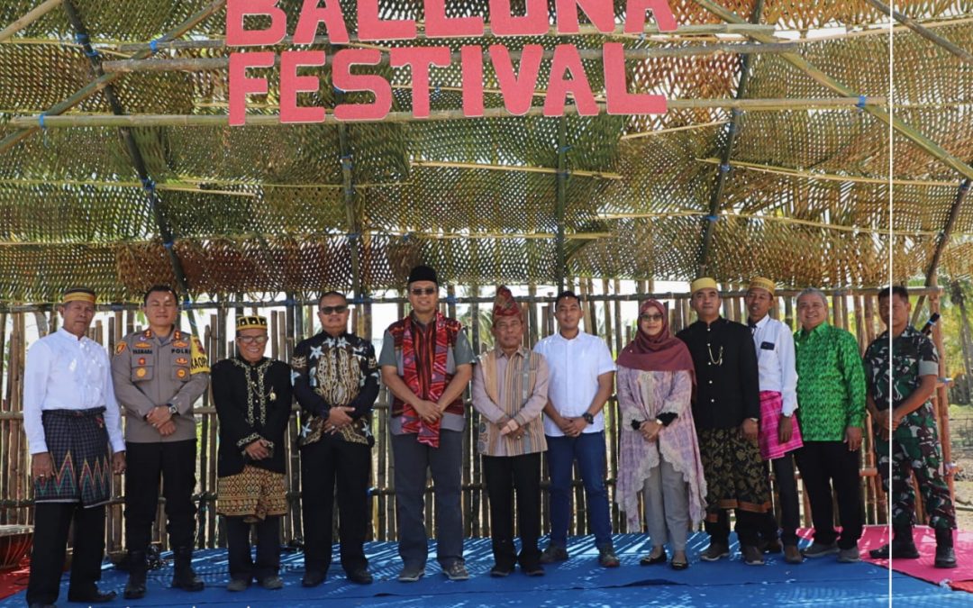 BUPATI DAMPINGI GUBERNUR NTB, BUKA BALONA FESTIVAL KERTASARI