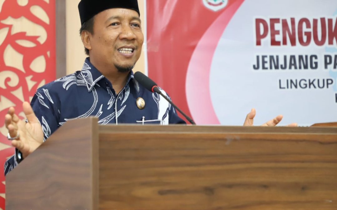 Wakil Bupati Sumbawa Barat Lantik 26 Kepala Sekolah