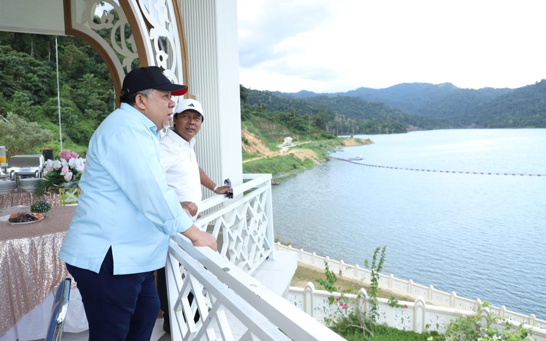 Bupati Sumbawa Barat Bersama Wamen PKP Fahri Hamzah Bahas Rencana Penataan Kawasan Sekitar Bendungan Tiu Suntuk