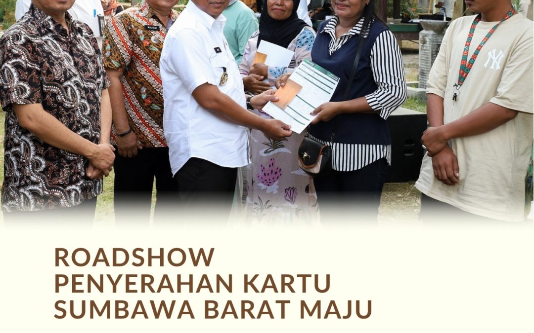 Hari ke 10, Bupati Bagikan Kartu Sumbawa Barat Maju di Kecamatan Seteluk