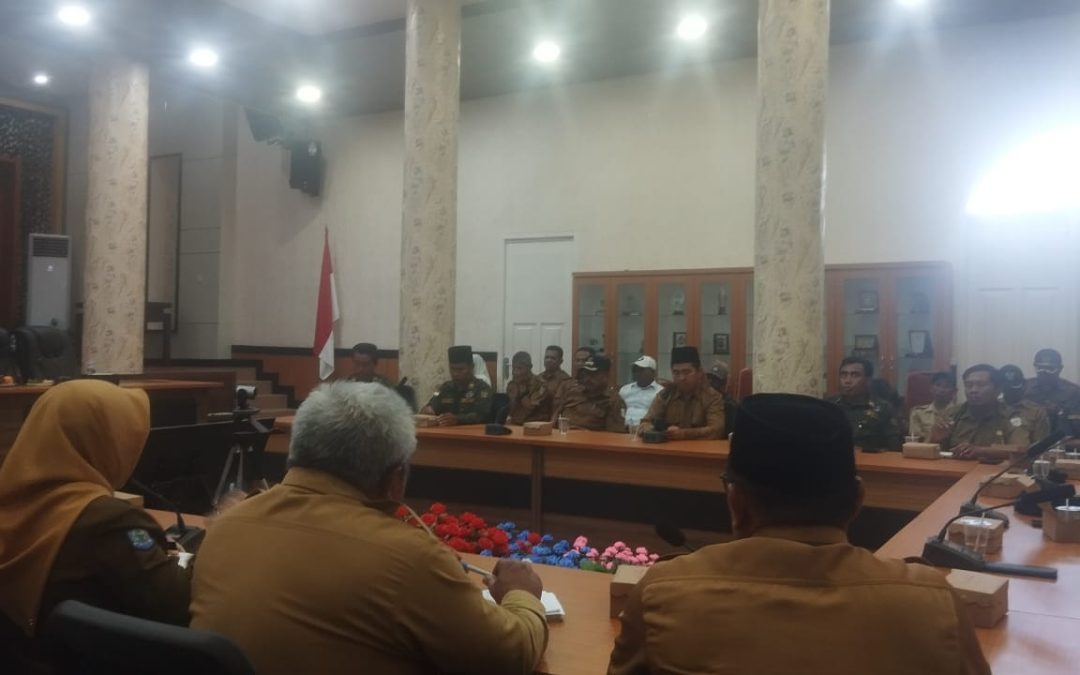 Bupati KSB Ajak Kepala Desa Bergerak Bersama Atasi Kemiskinan dan Jaga Fiskal Daerah